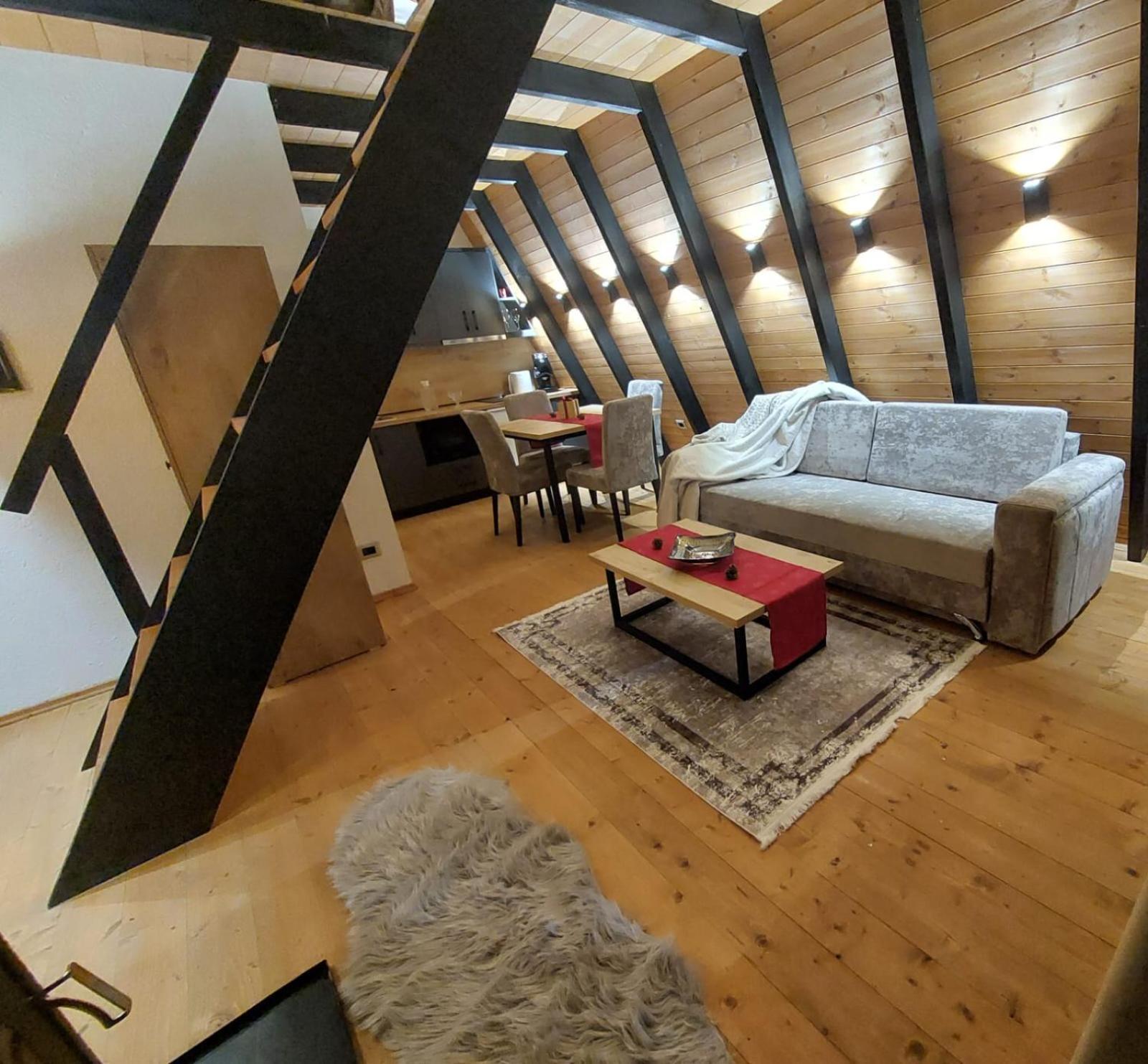 Villa Vilat Alpine Golden Gjinar *