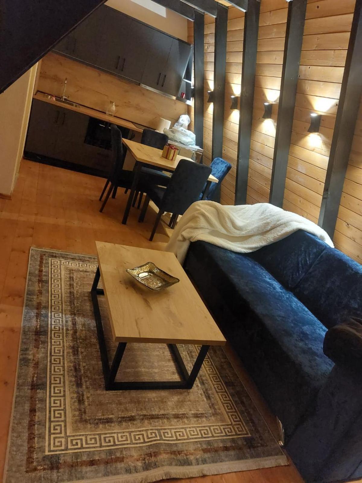 Villa Vilat Alpine Golden Gjinar *