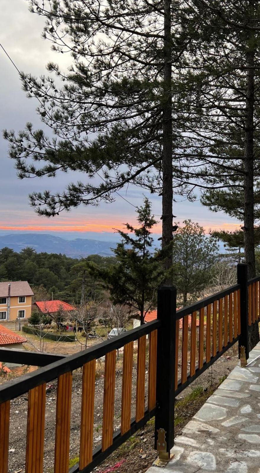 Villa Vilat Alpine Golden Gjinar *