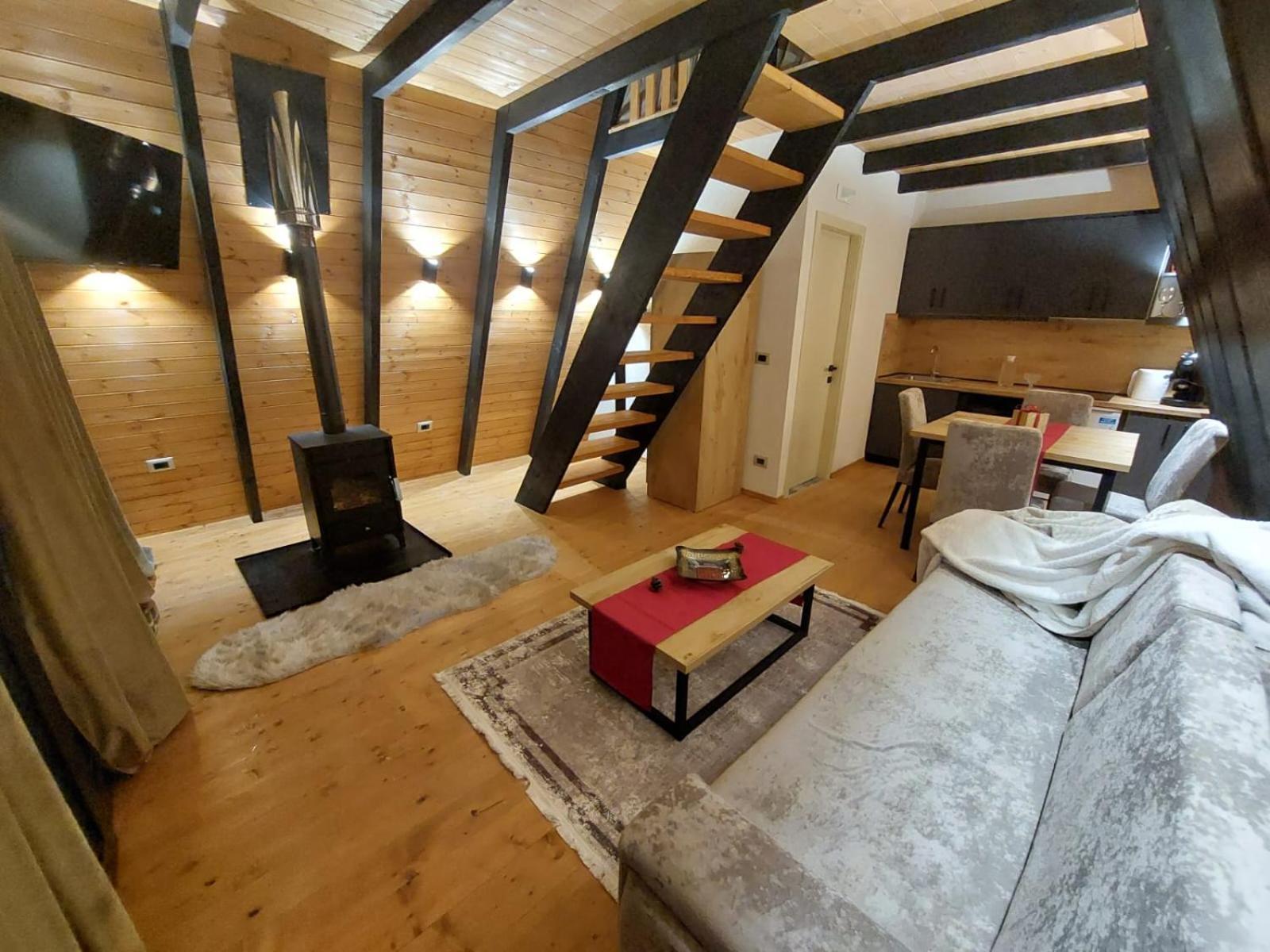 Vilat Alpine Golden Gjinar Villa Elbasan